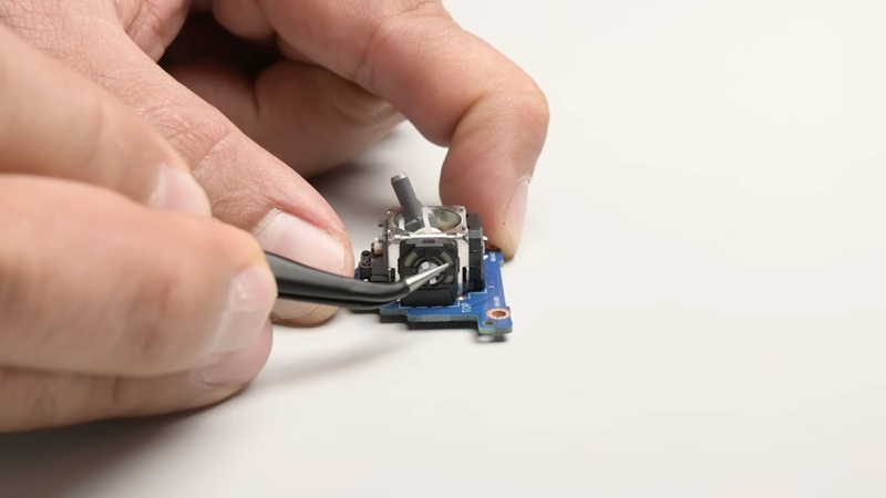 Disassembly process of the console Disassembly process of the console