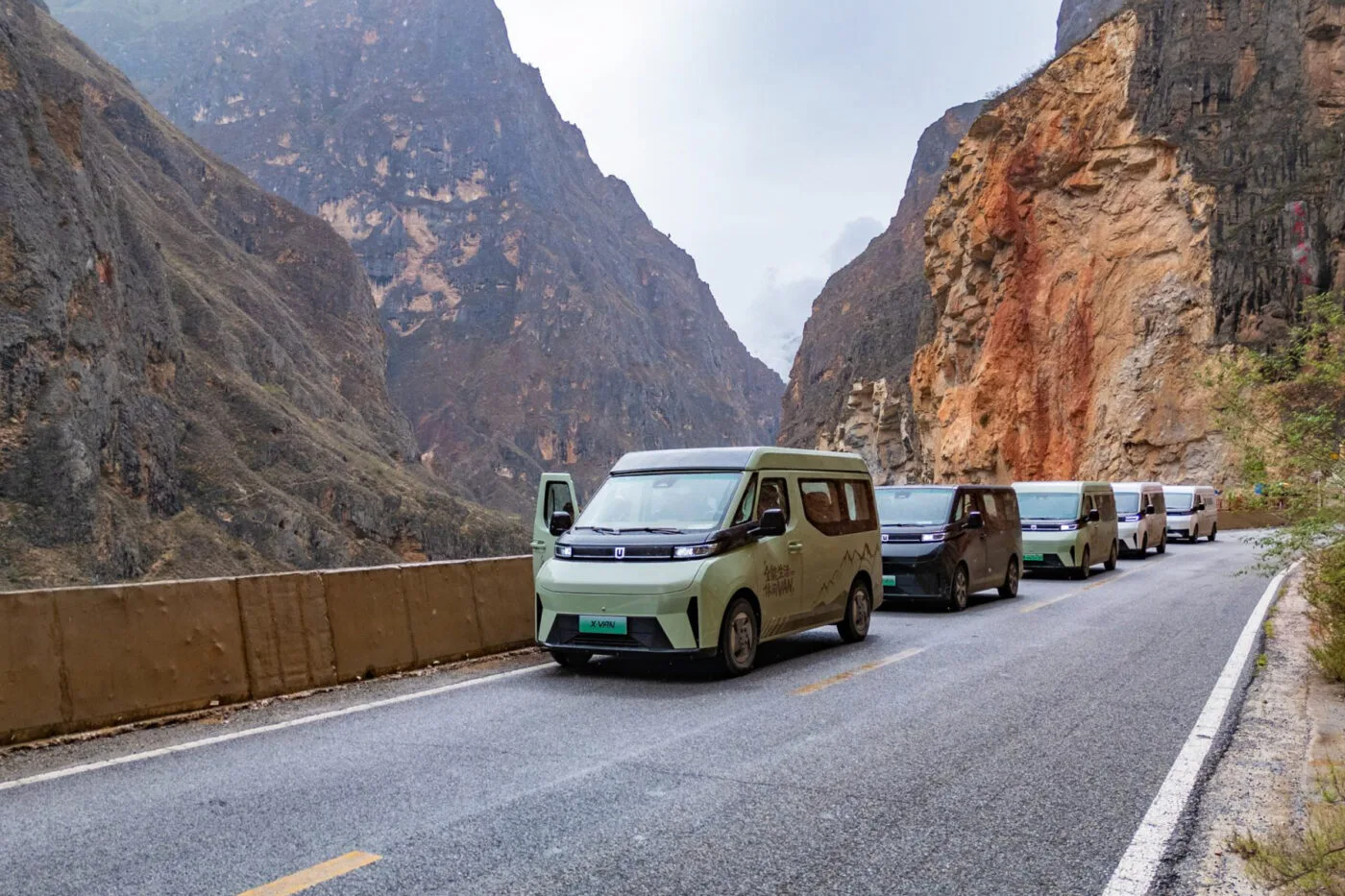 Camper X-Van nella natura
