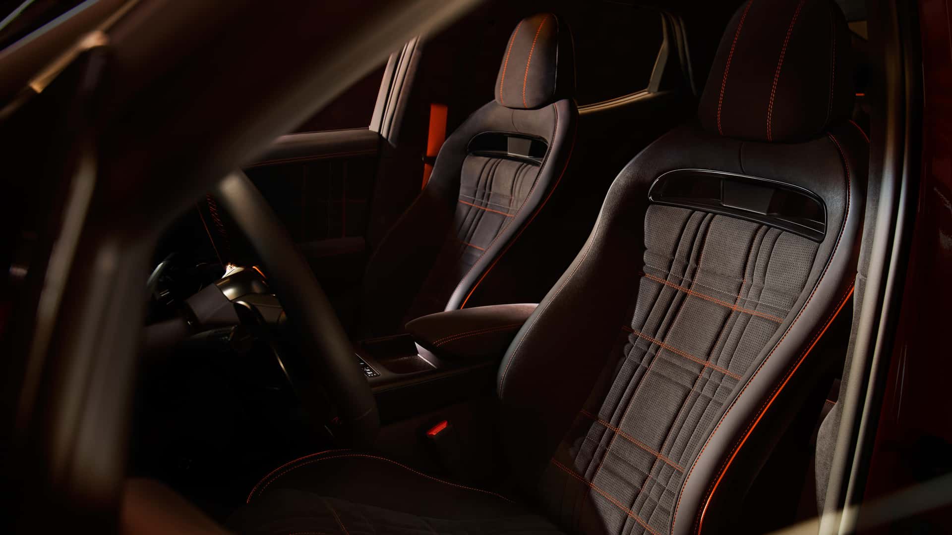 Interno della Genesis GV60 Magma 2026