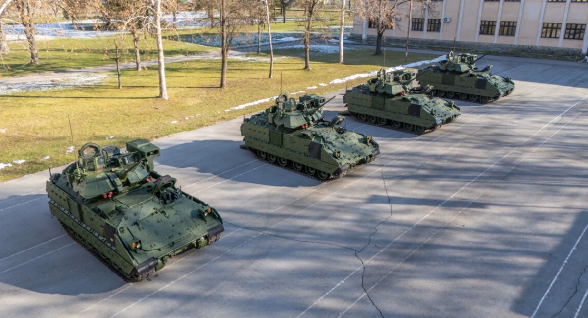I primi quattro veicoli da combattimento di fanteria M2A2 Bradley per la Croazia