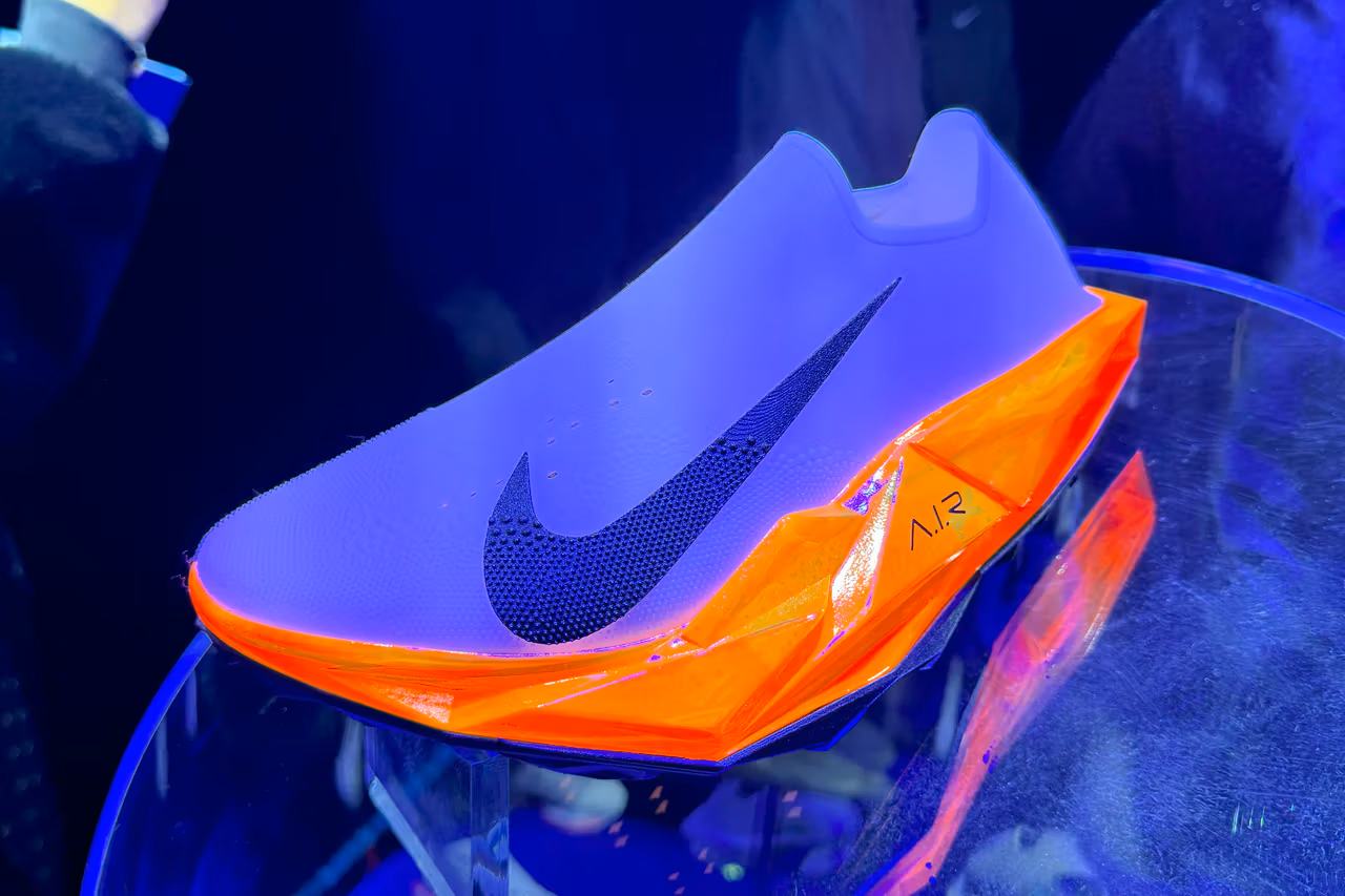 Nike ha utilizzato l'intelligenza artificiale per sviluppare una collezione di trainer A.I.R. per gli atleti professionisti in vista delle Olimpiadi di Parigi.-4 Nike ha utilizzato l'intelligenza artificiale per sviluppare una collezione di trainer A.I.R. per gli atleti professionisti in vista delle Olimpiadi di Parigi.-4