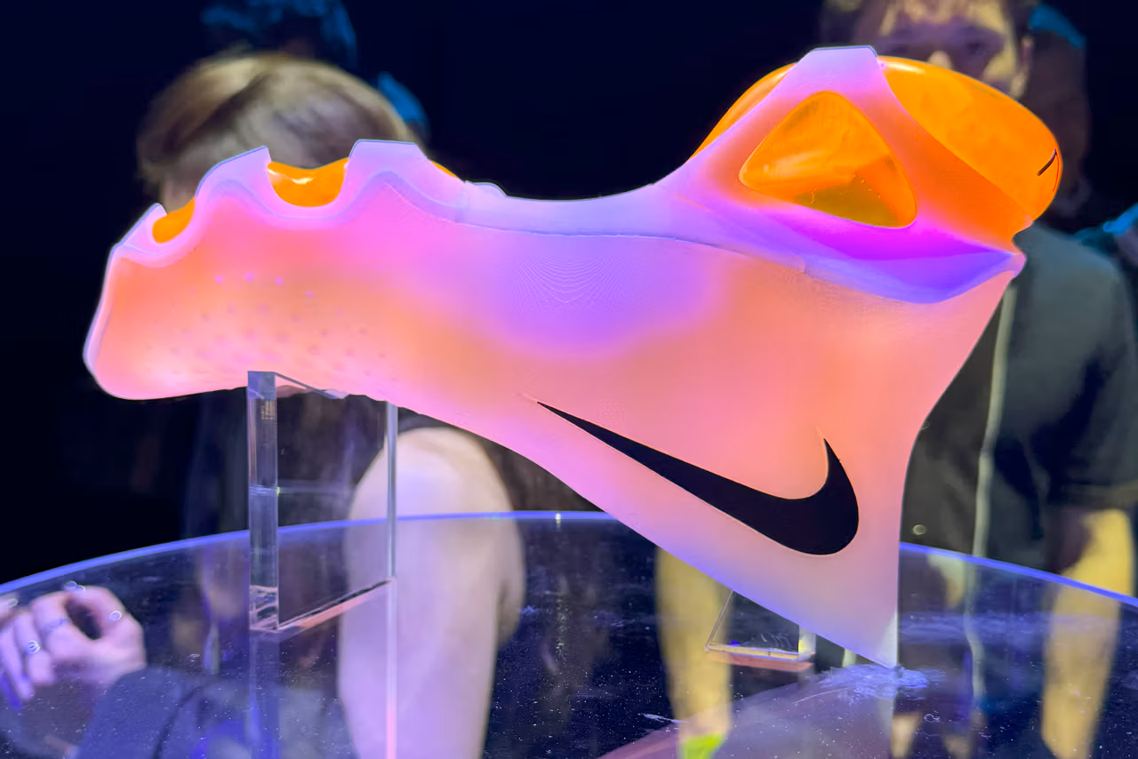 Nike ha utilizzato l'intelligenza artificiale per sviluppare una collezione di trainer A.I.R. per gli atleti professionisti in vista delle Olimpiadi di Parigi.-7 Nike ha utilizzato l'intelligenza artificiale per sviluppare una collezione di trainer A.I.R. per gli atleti professionisti in vista delle Olimpiadi di Parigi.-7