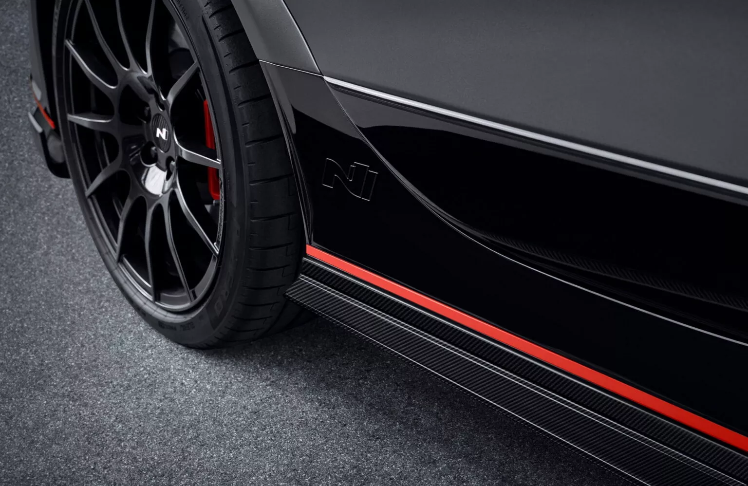 Hyundai Ioniq 6 N - parti in carbonio