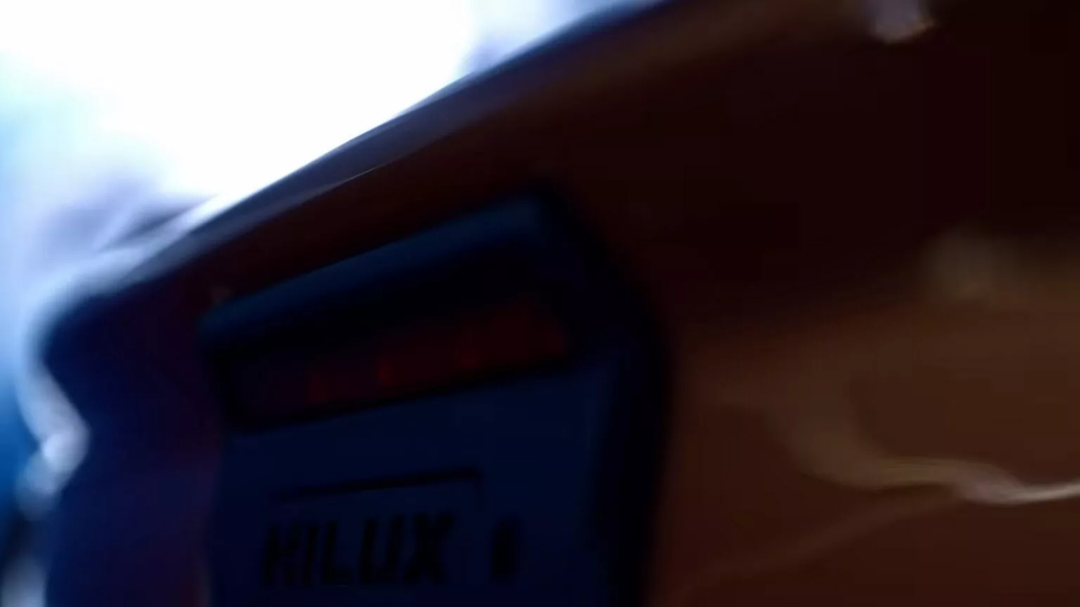 Teaser del nuovo Toyota Hilux 4