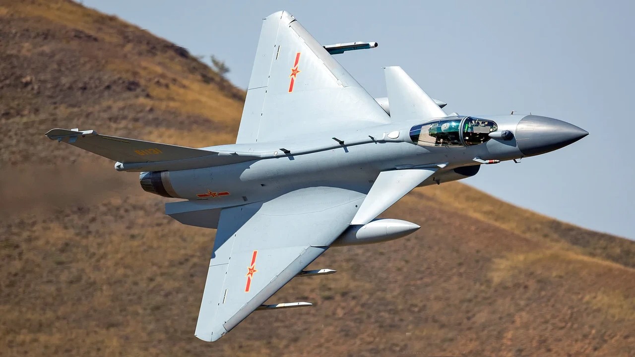 Caccia J-10C Un caccia J-10C. Illustrazione: Aeronautica della Repubblica Popolare Cinese
