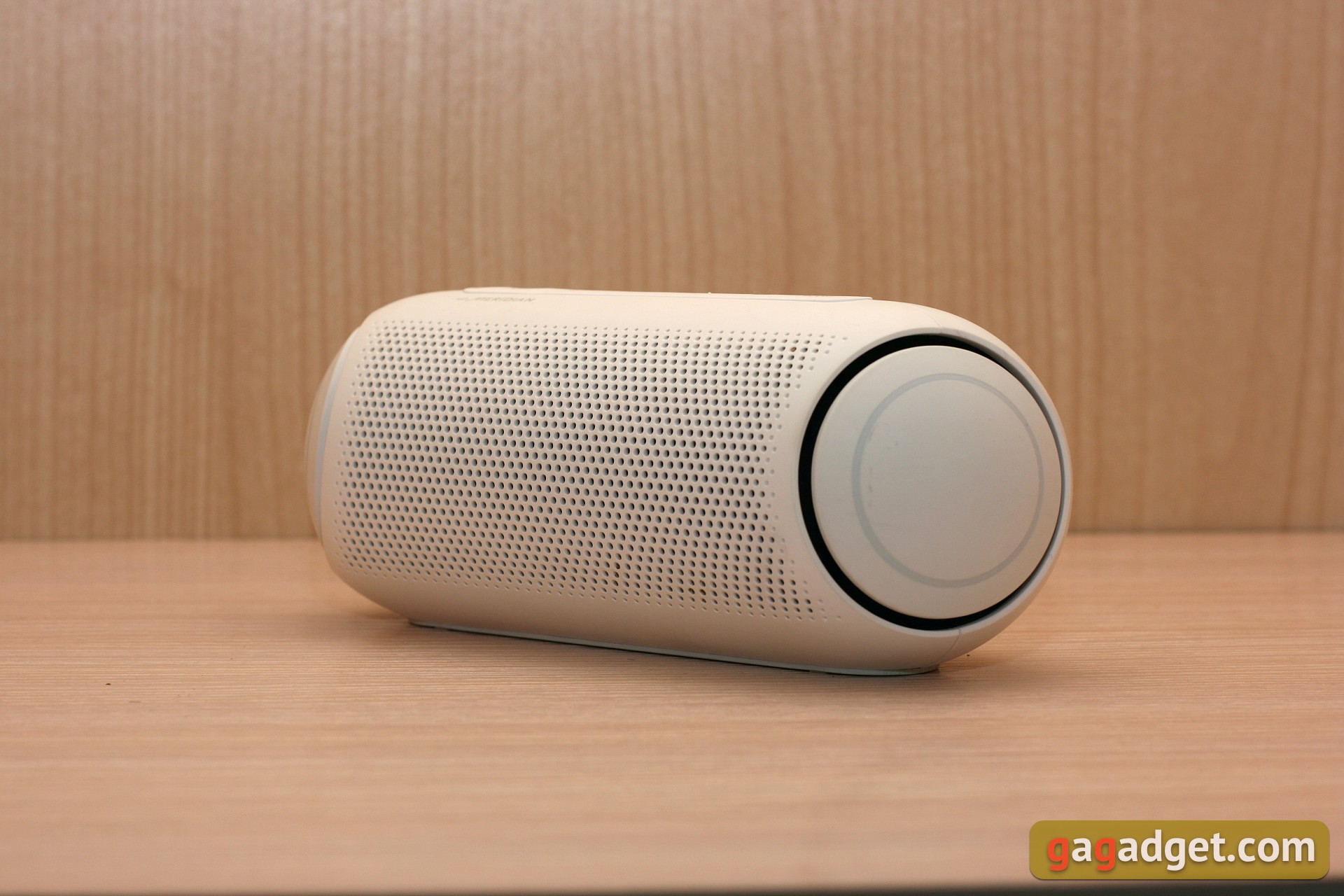 Panoramica della gamma di altoparlanti Bluetooth LG XBOOM Go: il magico pulsante "Sound Boost-21
