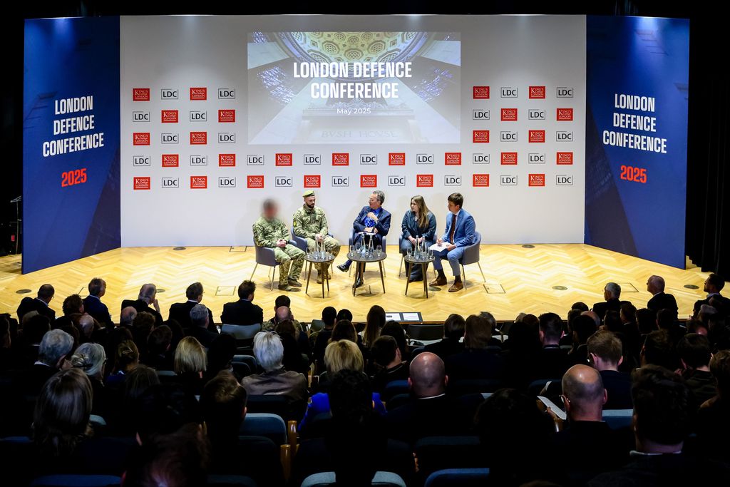 Discussione di panel alla London Defence Conference. Illustrazione: Ministero della Difesa