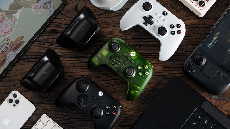 Controller 8BitDo Ultimate in colore verde traslucido