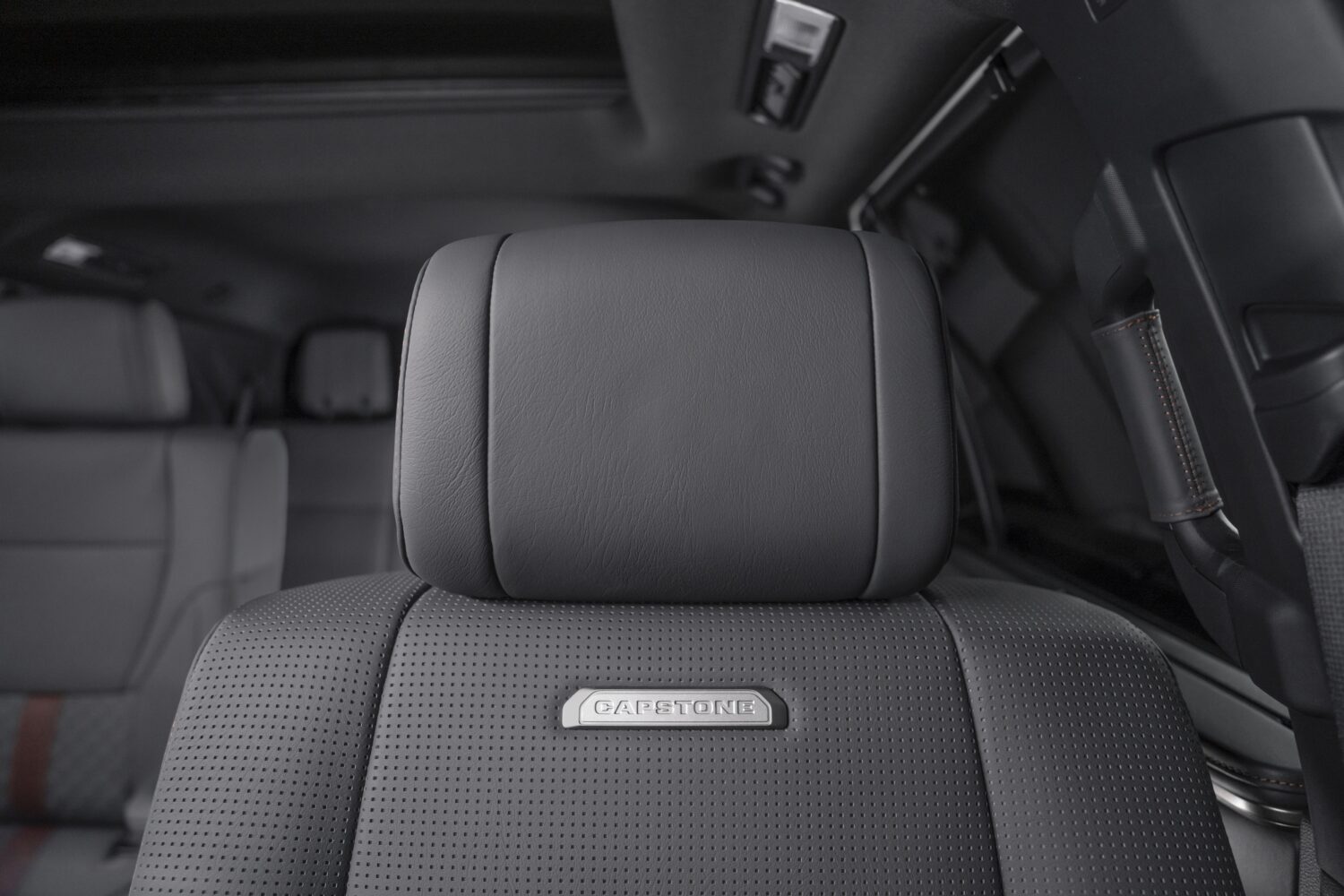 Toyota Sequoia 2026 Capstone Interno Foto 2
