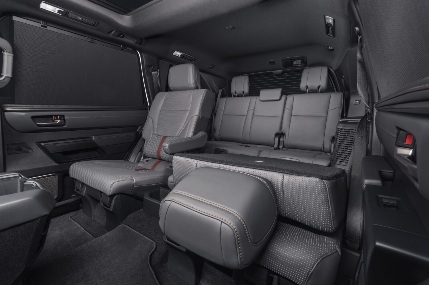 Toyota Sequoia 2026 Capstone Interno Foto 4