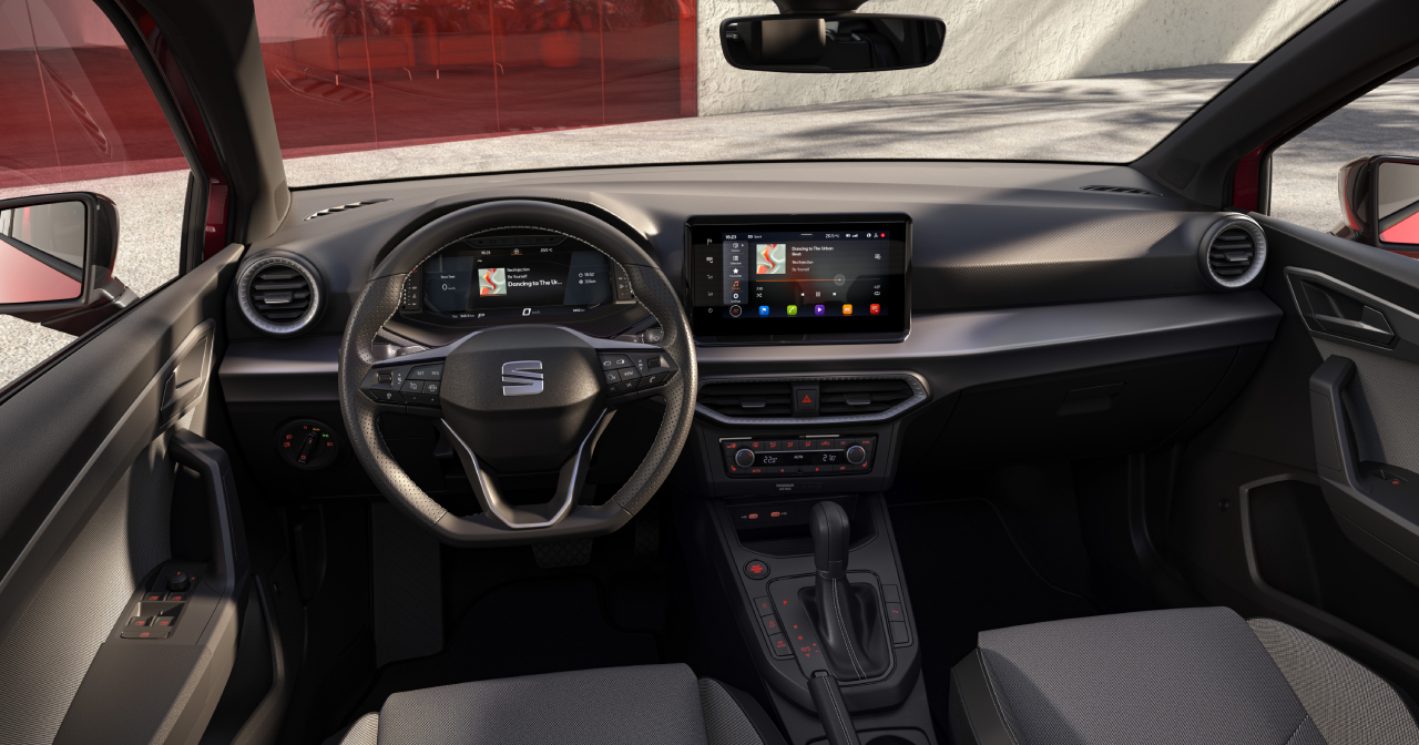 Vista posteriore e sedili anteriori del nuovo Seat Ibiza Vista posteriore e sedili anteriori del nuovo Seat Ibiza