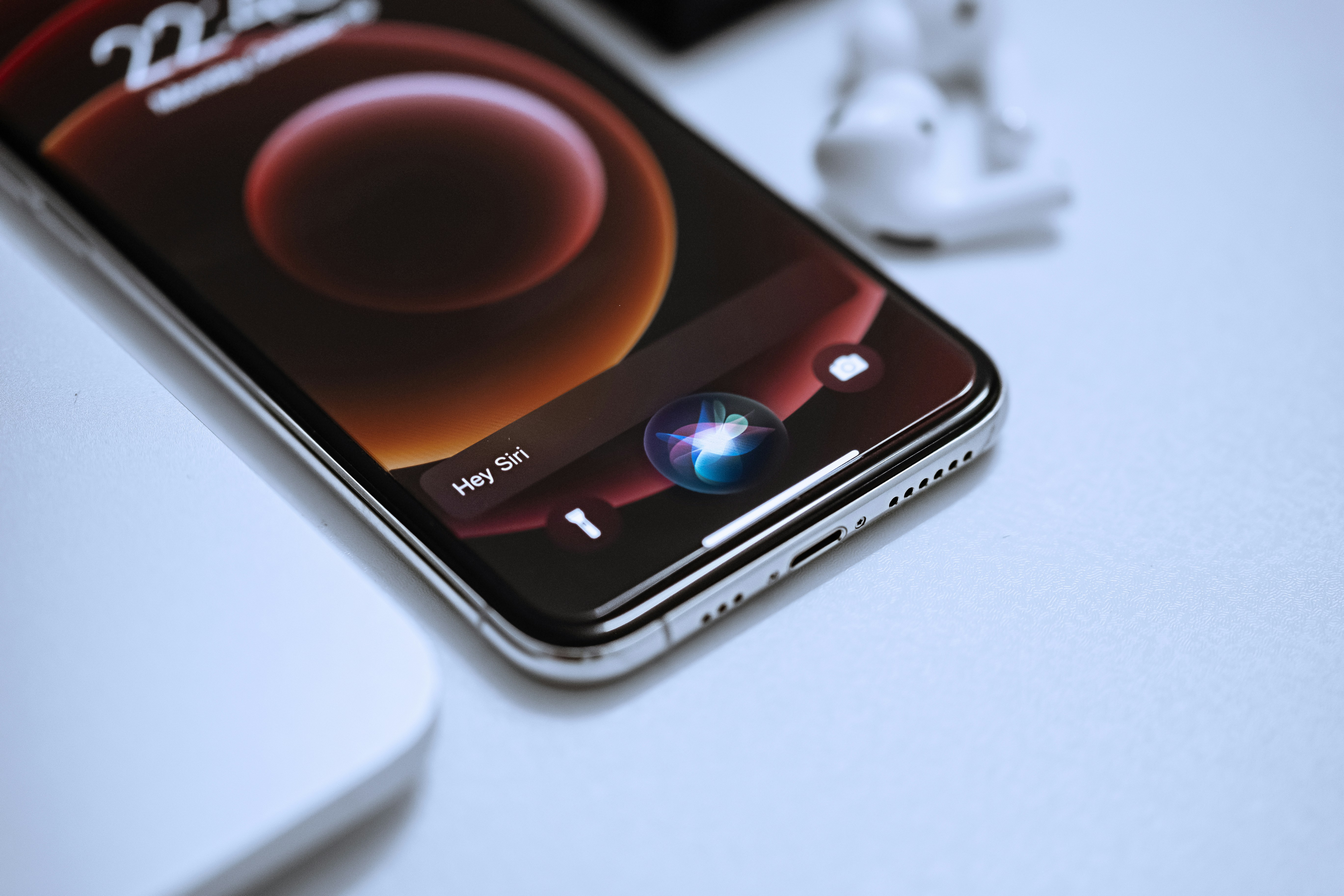 Apple sta esplorando la possibilità di abbandonare l'espressione "Siri" a favore dell'intelligenza artificiale