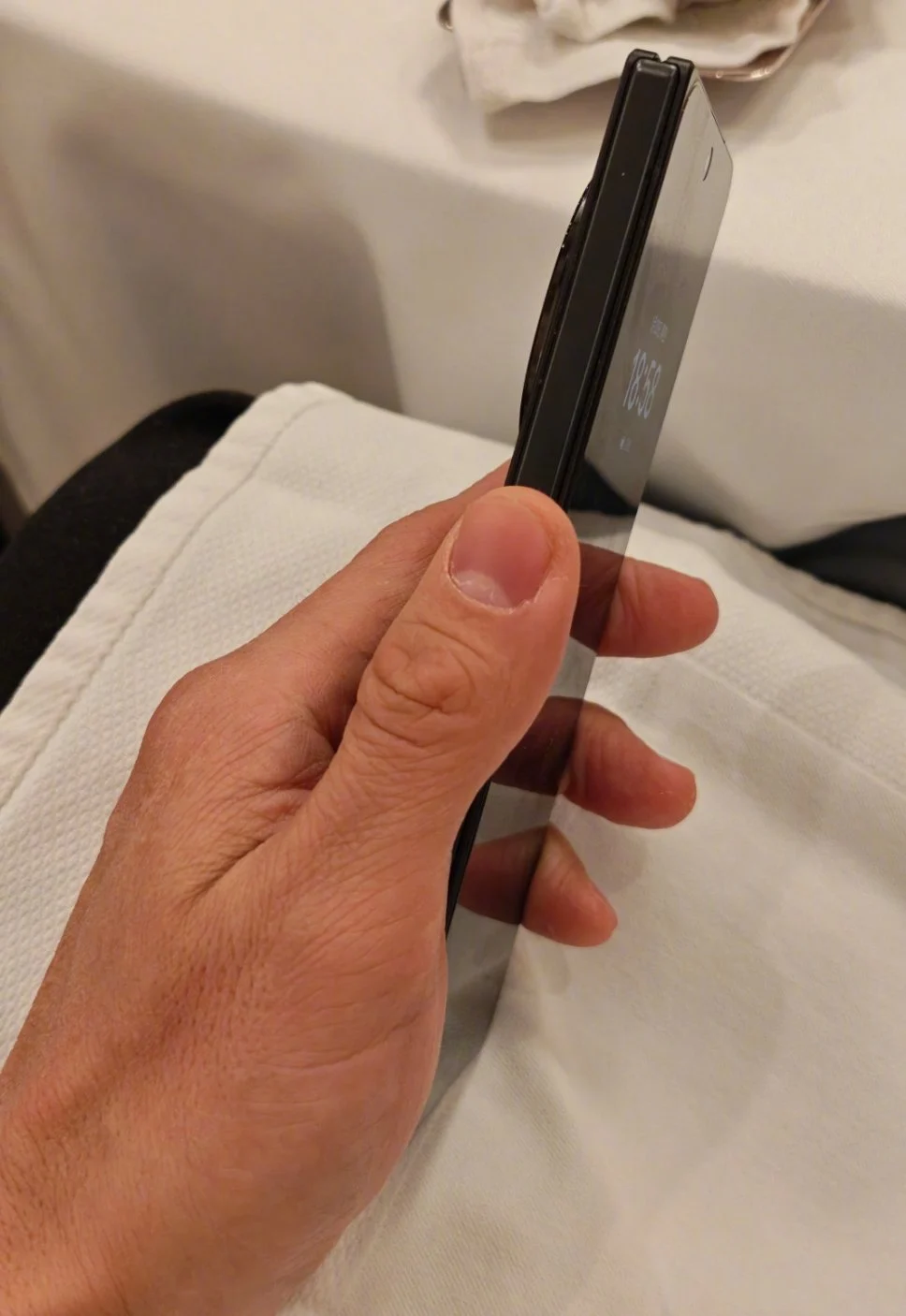 Oppo Find N5: immagine del modulo della fotocamera posteriore Oppo Find N5: immagine del modulo della fotocamera posteriore