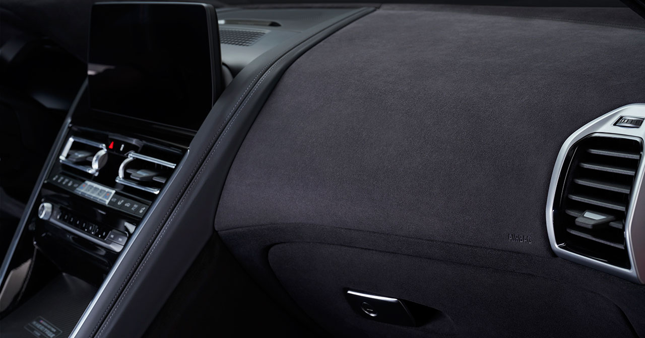 BMW M850i Edition M Heritage con rifiniture personalizzate BMW M850i Edition M Heritage con rifiniture personalizzate