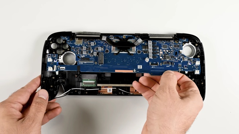 Components of ROG Xbox Ally X Components of ROG Xbox Ally X