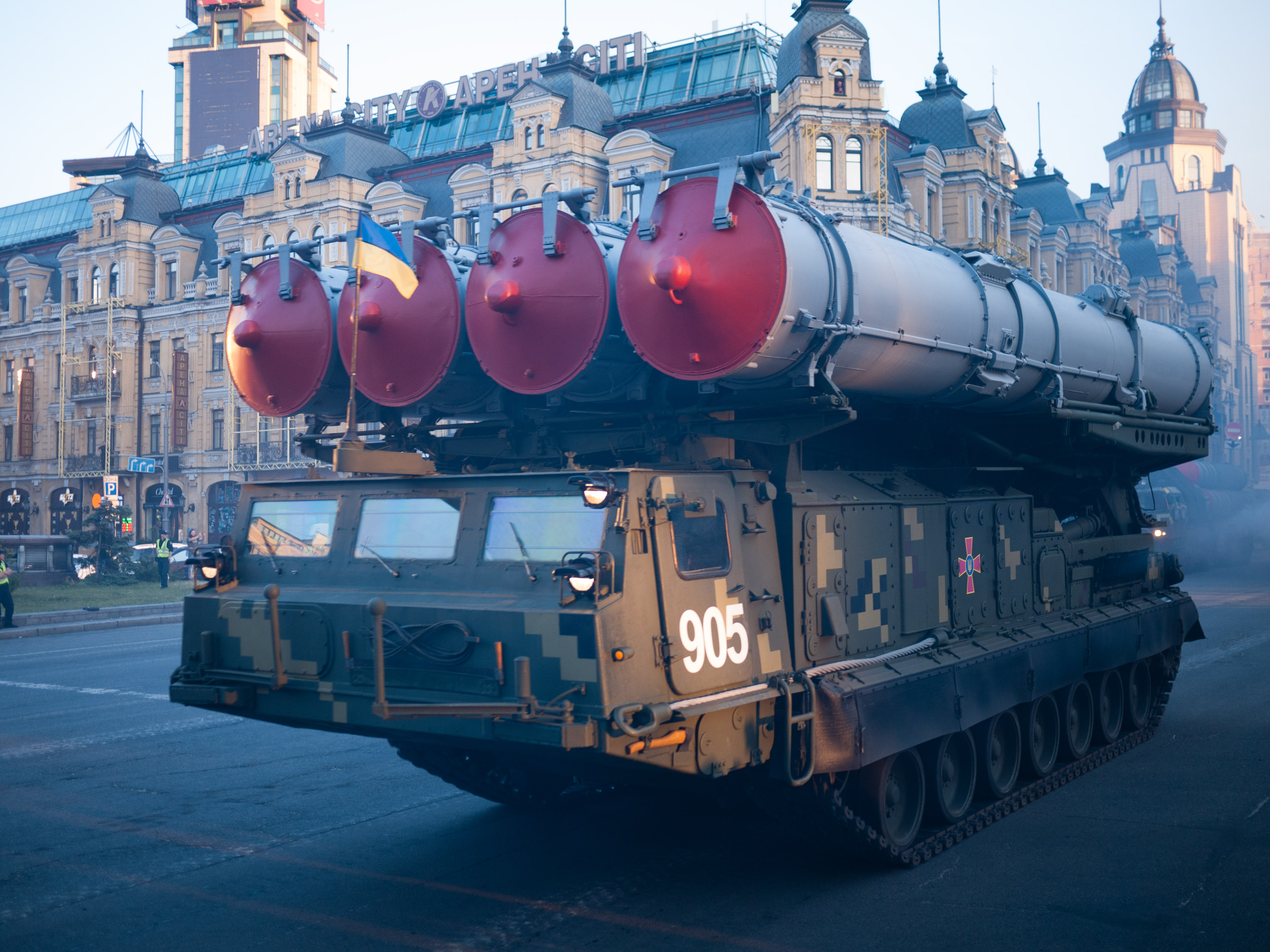 Le forze armate ucraine hanno mostrato un raro video del sistema di difesa aerea S-300V1 in azione: è l'unico sistema missilistico antiaereo in Ucraina in grado di abbattere missili balistici. Le forze armate ucraine hanno mostrato un raro video del sistema di difesa aerea S-300V1 in azione: è l'unico sistema missilistico antiaereo in Ucraina in grado di abbattere missili balistici.