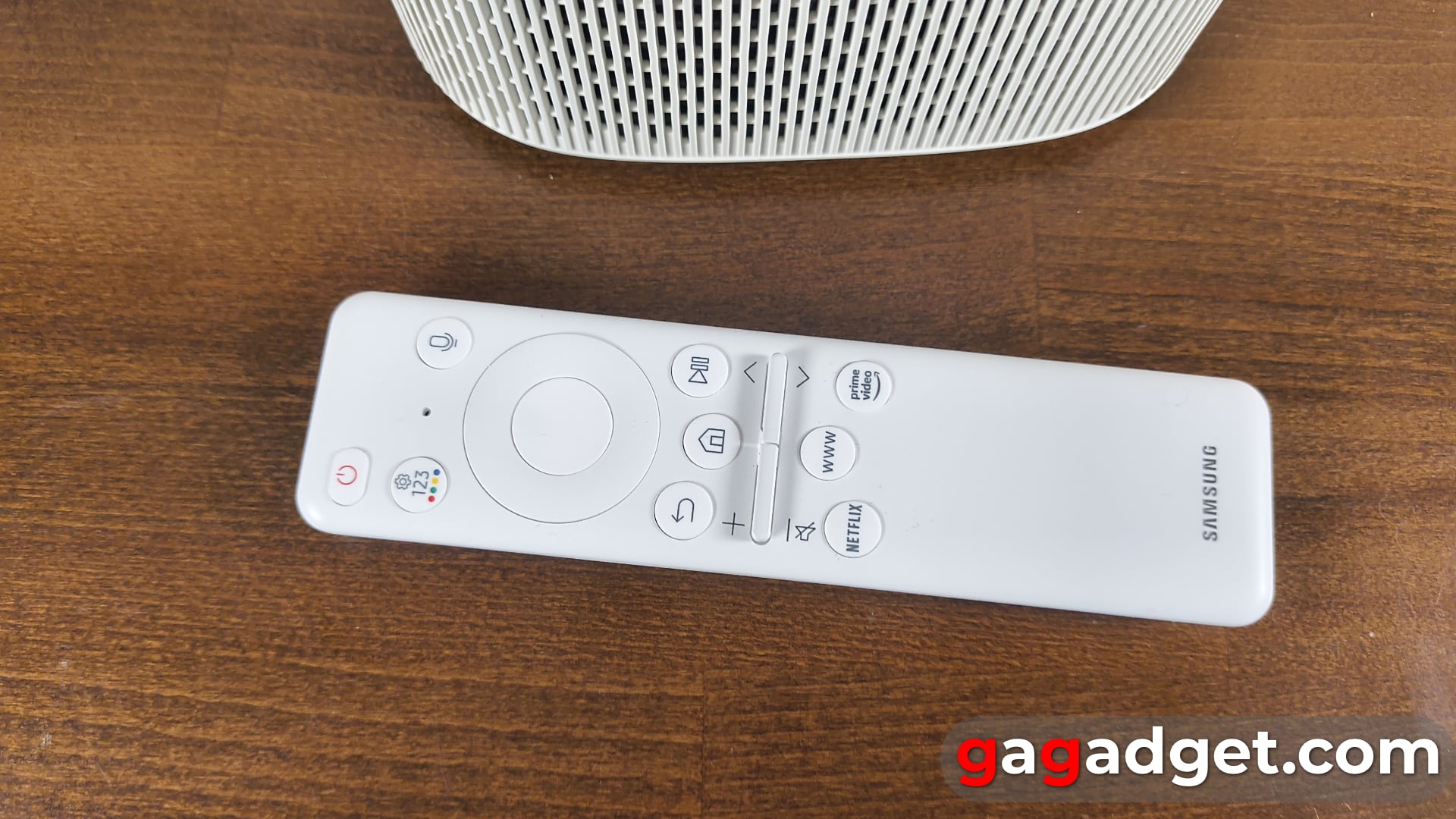 Ora la vostra scrivania è sensibile al tocco: recensione del proiettore laser interattivo Samsung The Premiere 5-3