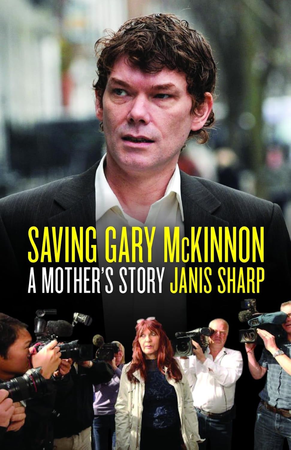 La copertina del libro Saving Gary McKinnon La copertina del libro Saving Gary McKinnon
