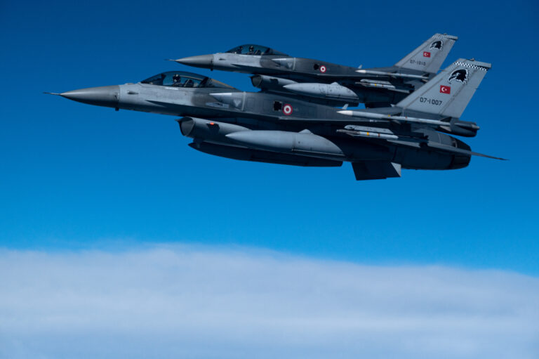 Туреччина F-16 Пара турецьких F-16