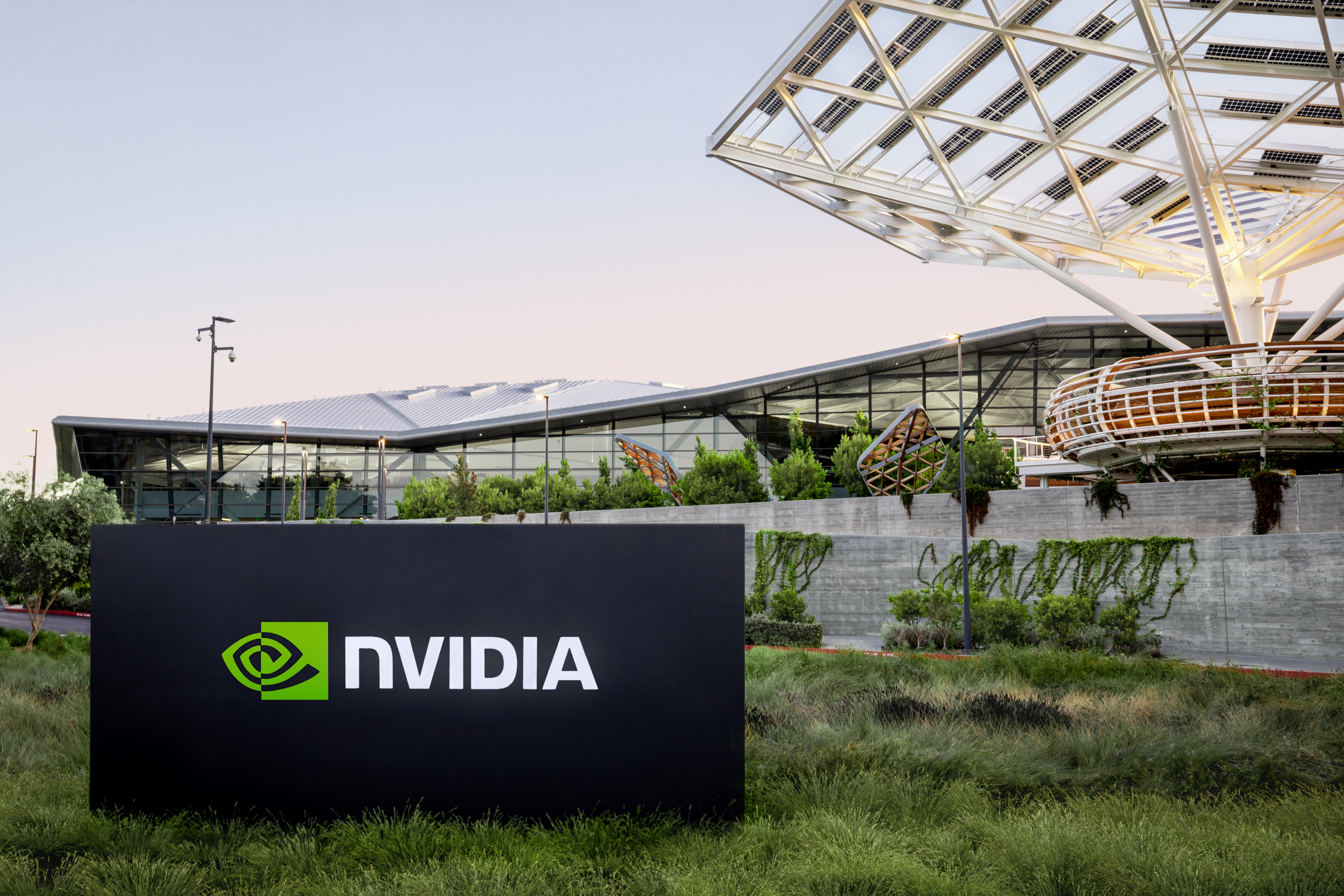 Il valore di mercato di NVIDIA supera per la prima volta i 2.000 miliardi di dollari grazie all'entusiasmo per l'AI Il valore di mercato di NVIDIA supera per la prima volta i 2.000 miliardi di dollari grazie all'entusiasmo per l'AI
