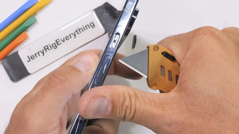 Processo di testing della durabilità del display