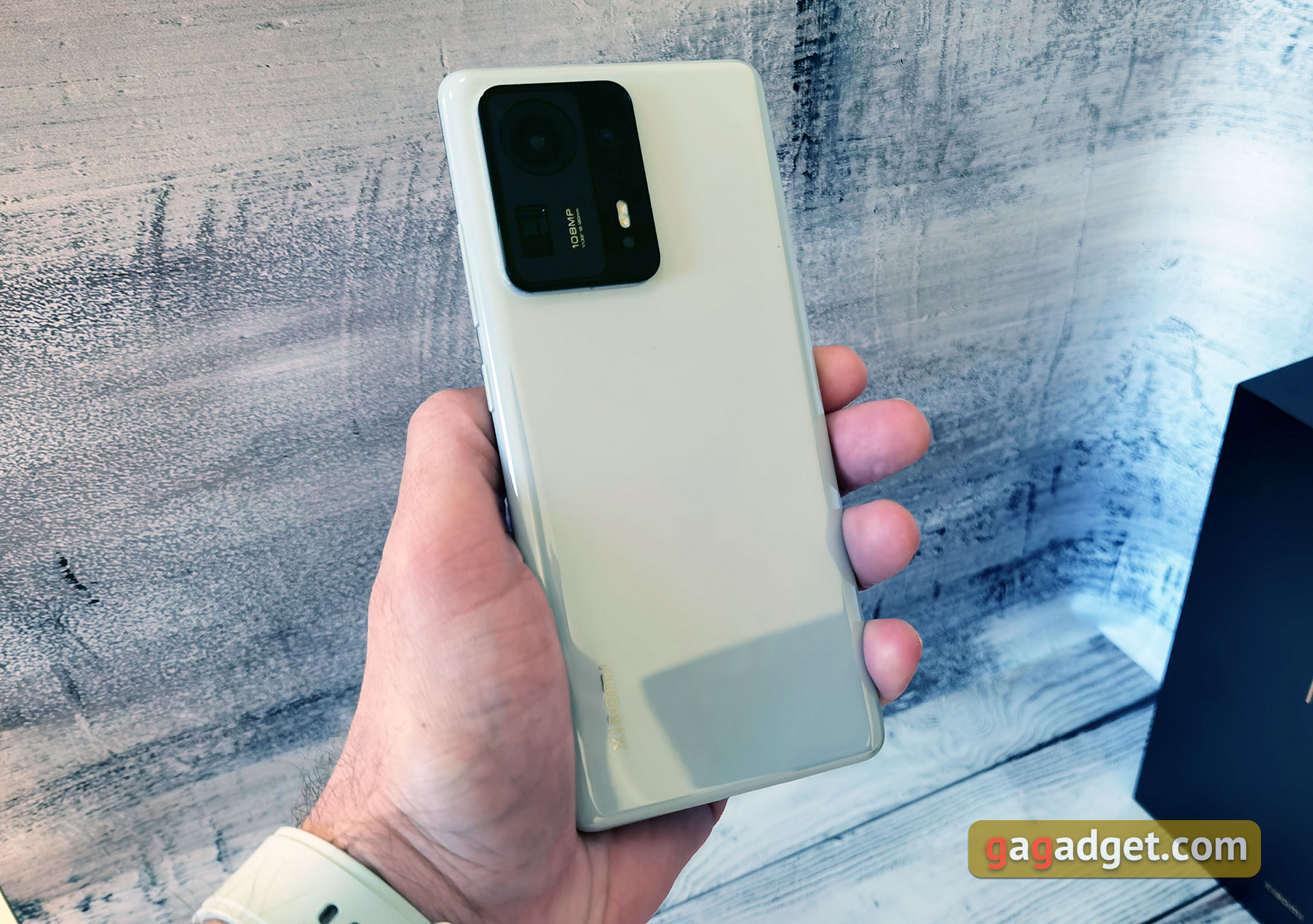 Xiaomi MIX 4 con i miei occhi: una fotocamera frontale sotto lo schermo che davvero non si vede-23