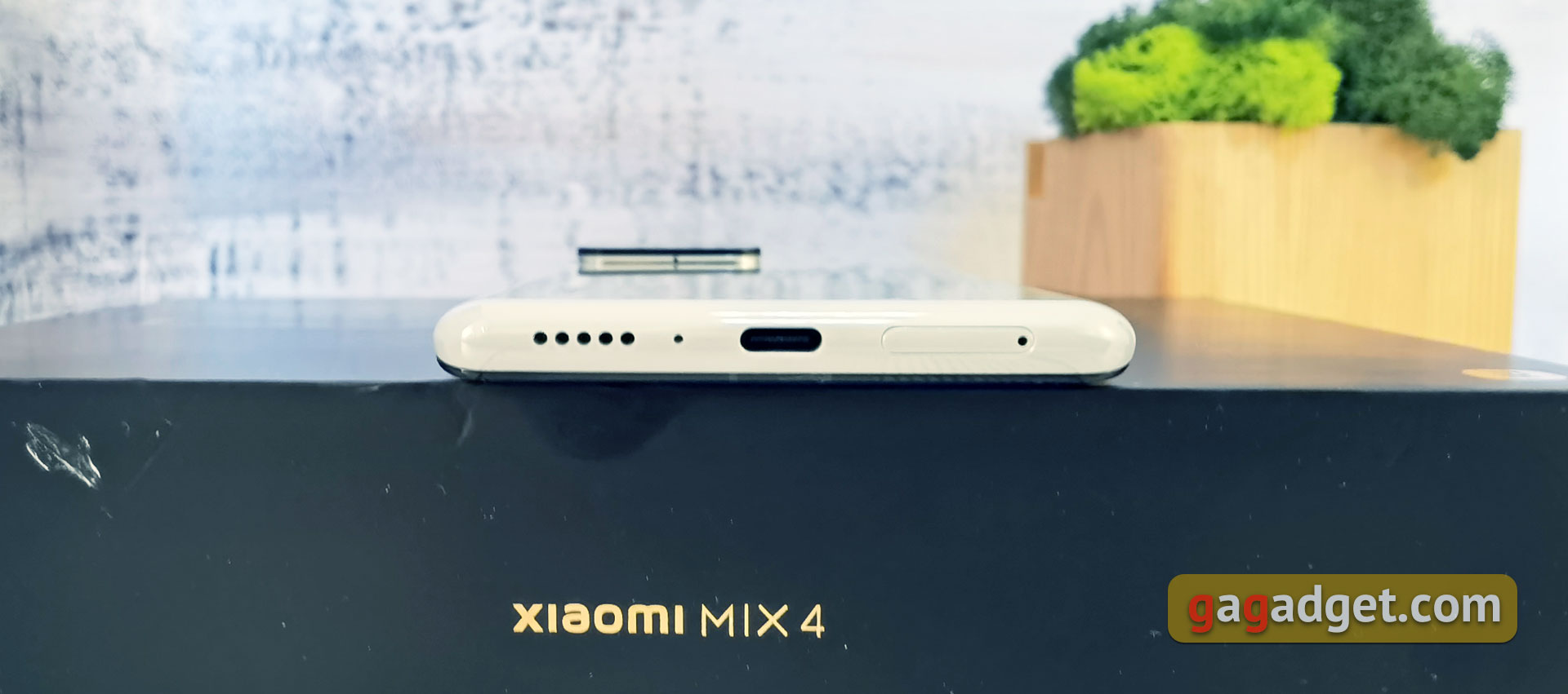 Xiaomi MIX 4 con i miei occhi: una fotocamera frontale sotto lo schermo che davvero non si vede-16