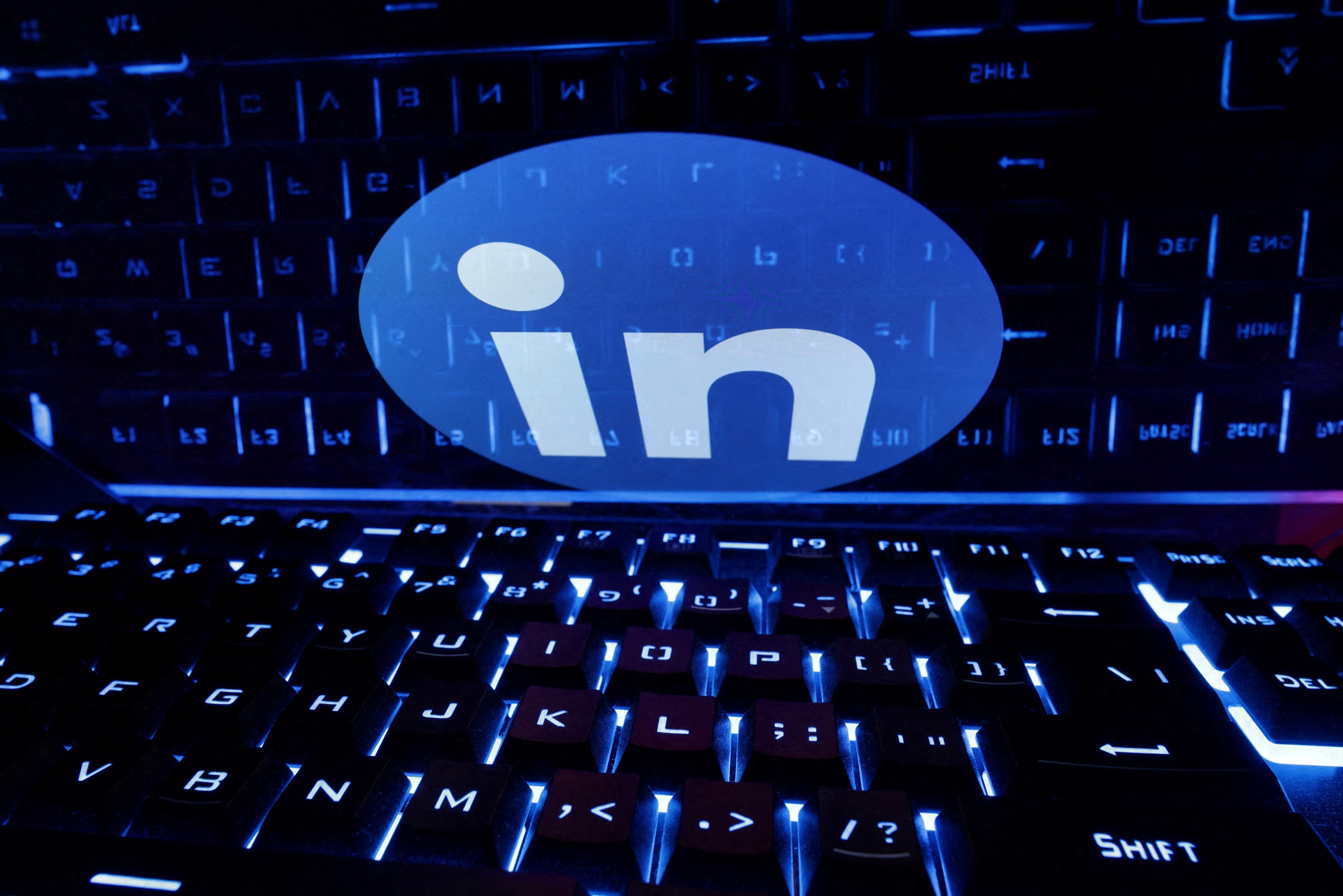 LinkedIn ha aggiunto nuove funzionalità AI per chi cerca lavoro e ha dichiarato di aver raggiunto 1 miliardo di utenti LinkedIn ha aggiunto nuove funzionalità AI per chi cerca lavoro e ha dichiarato di aver raggiunto 1 miliardo di utenti