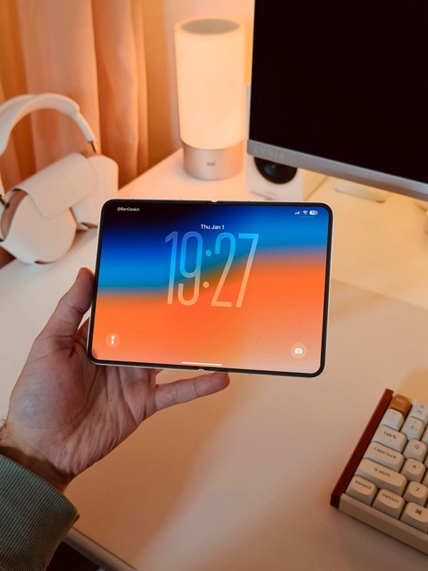 Foto di iPhone Fold in uno stato chiuso