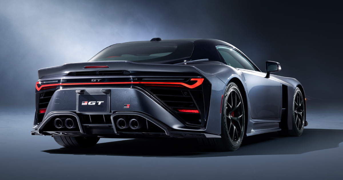 Vista laterale della supercar GR GT