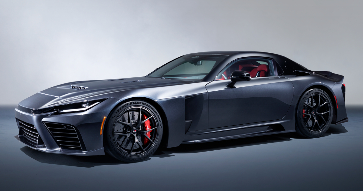 GR GT in movimento sulla pista