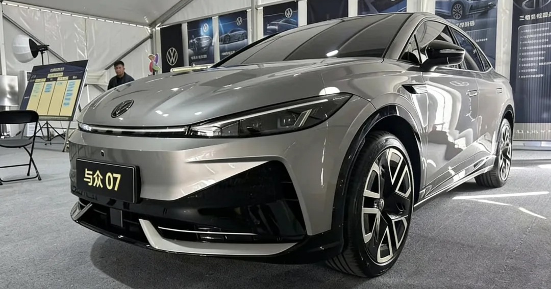 Fari e griglia di Volkswagen ID. Unyx 07