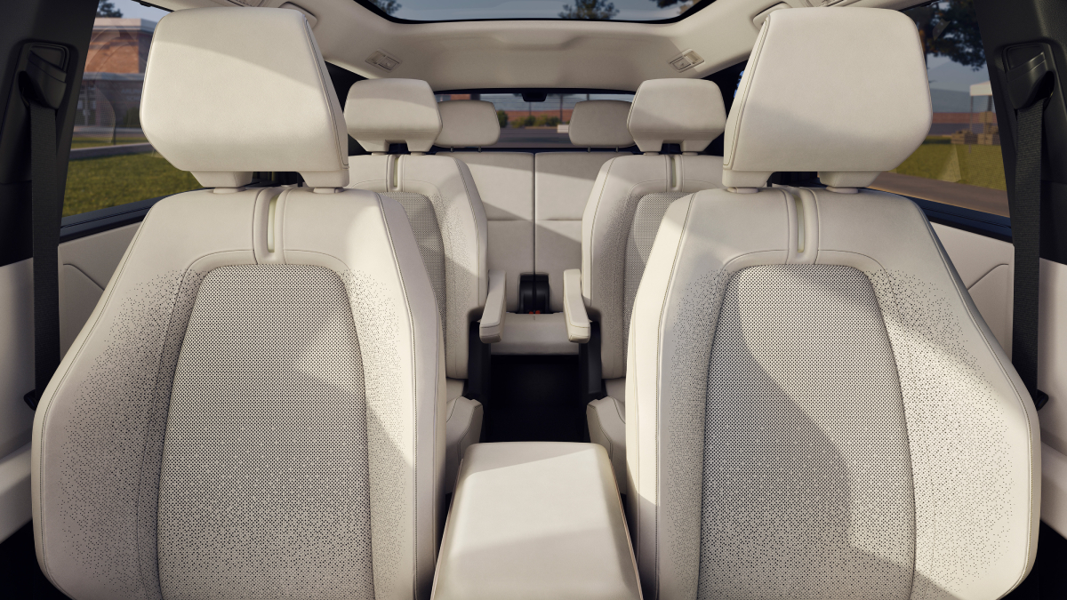 Vista interni del Toyota Highlander elettrico 2027 2