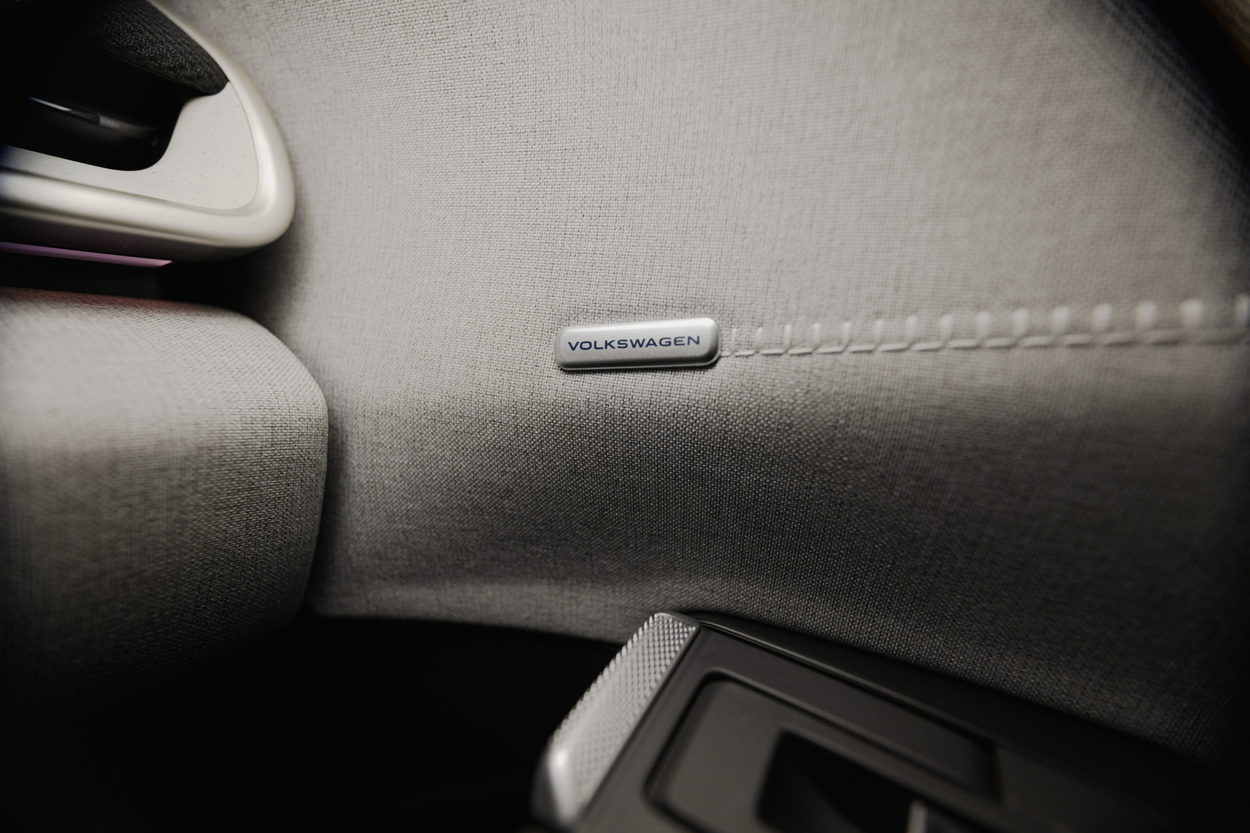 Volante con pulsanti fisici del Volkswagen ID. Polo