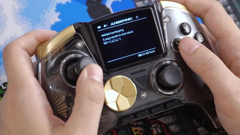 Gamepad Anbernic RG G01 con display e monitoraggio della frequenza cardiaca