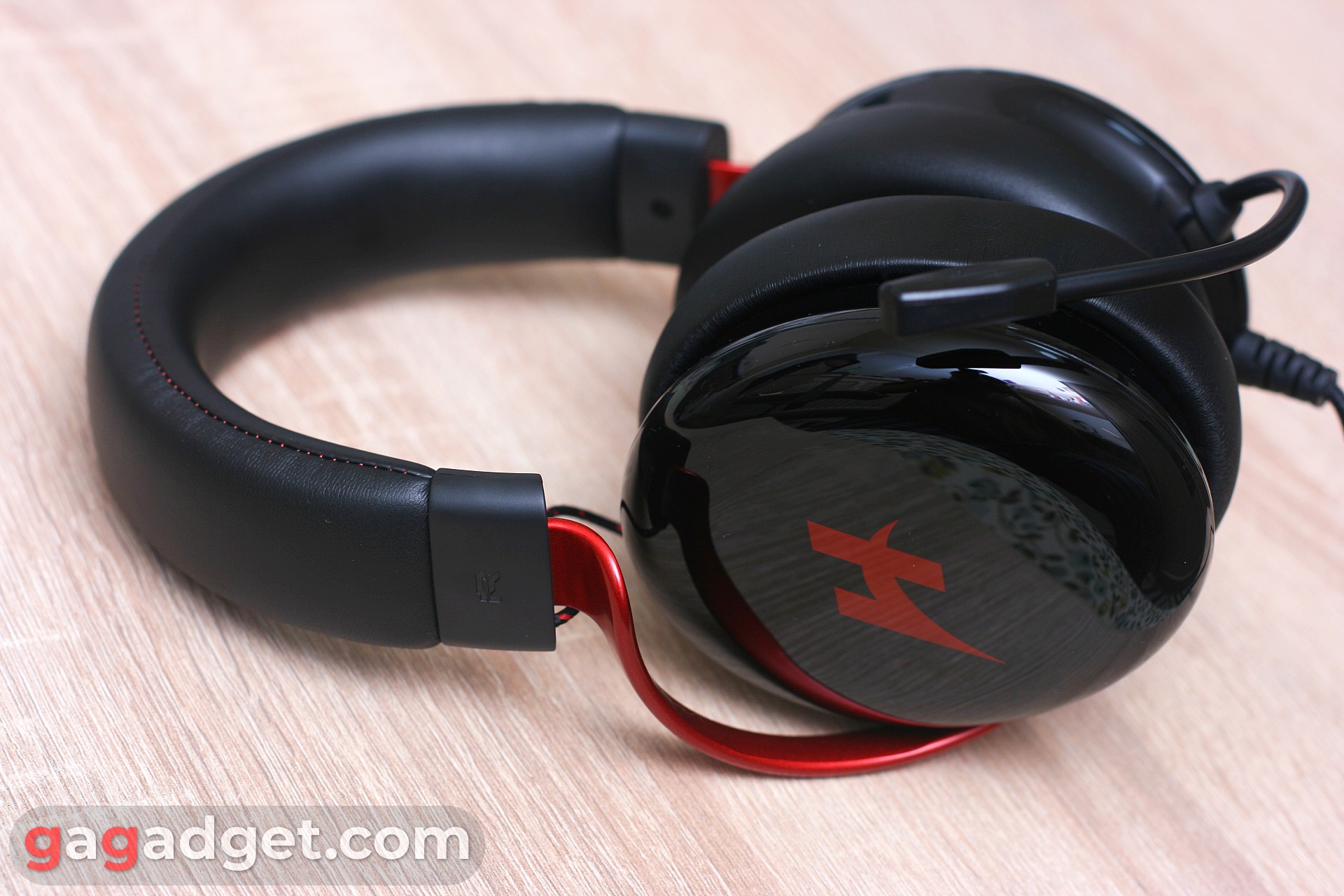 Vista laterale di Haylou HexStorm G1