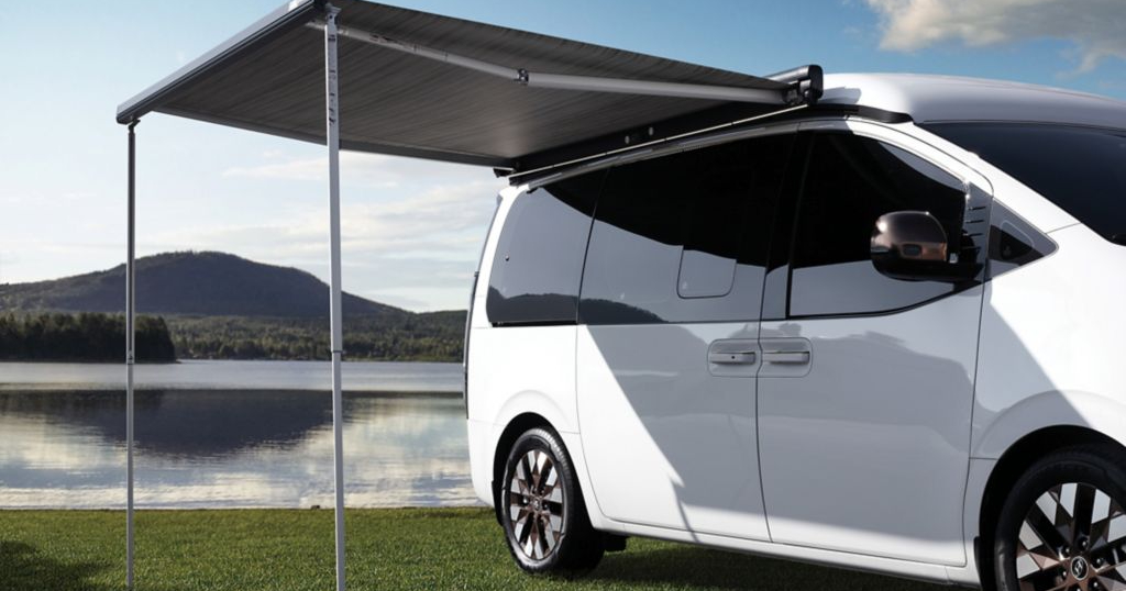 Concetto di Hyundai Staria Camper - vista posteriore