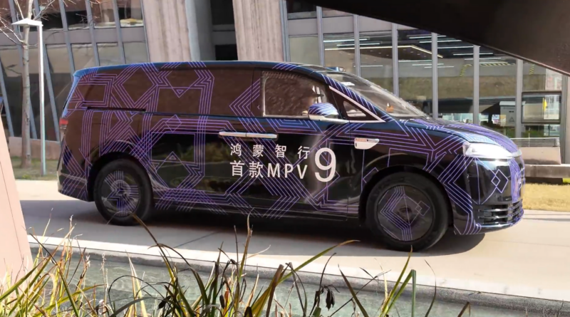Luxeed V9 minivan in fase di prova